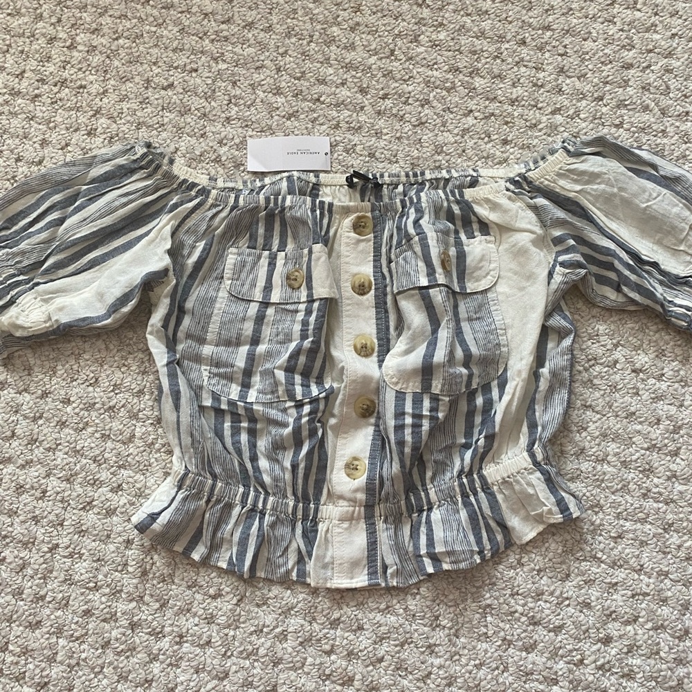 White and blue top from American Eagle. Size small. New with tags.